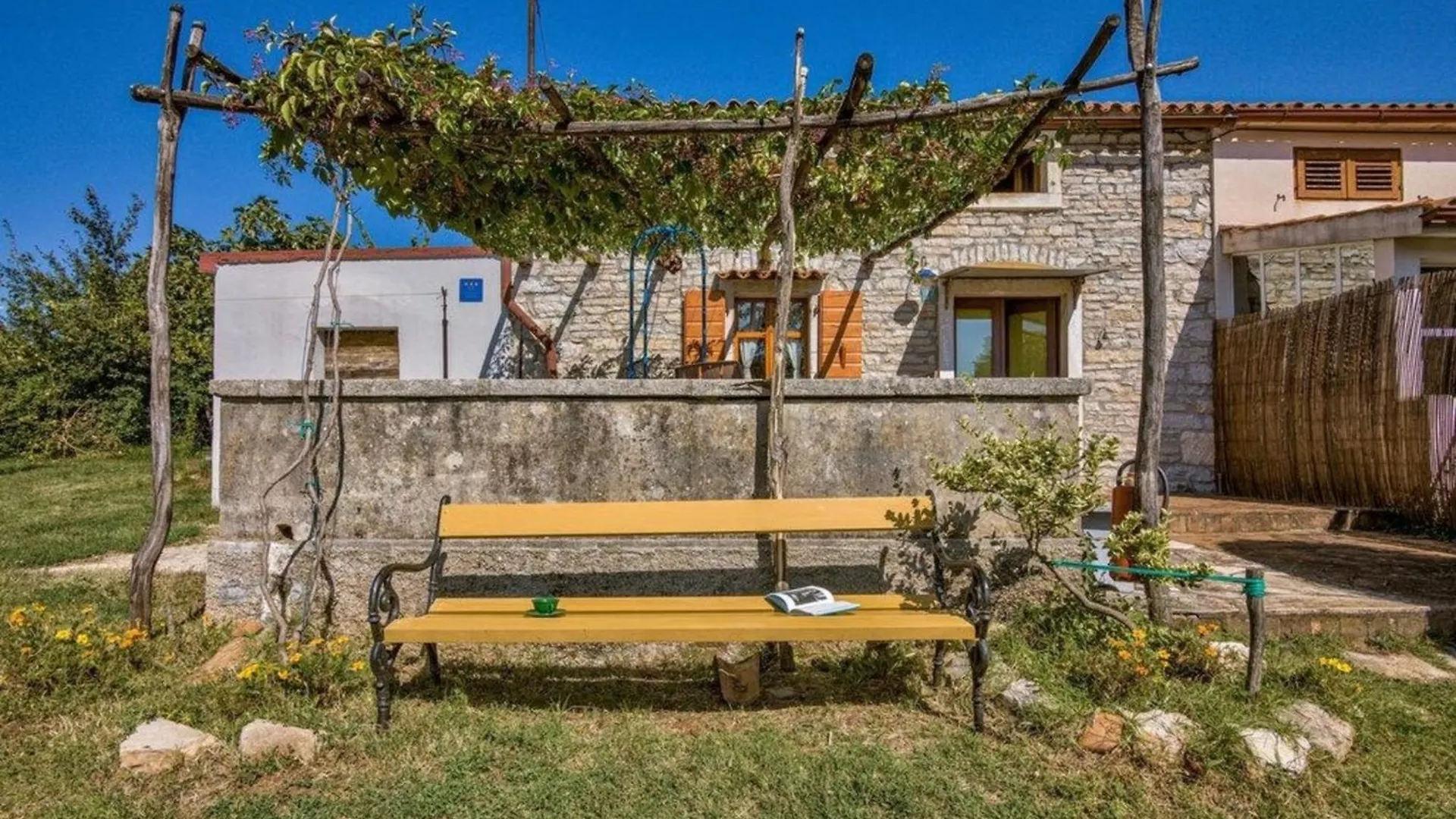 Ferienhaus Fuer 3 Personen Ca 85 Qm In Petehi, Istrien Binnenland Von Istrien Rajki